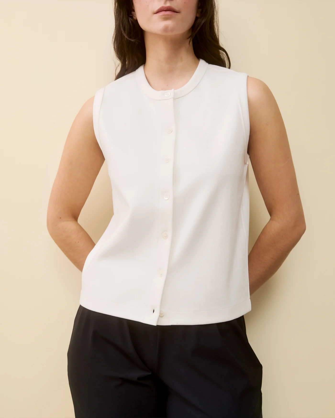 POPPY SLEEVELESS CARDIGAN | White