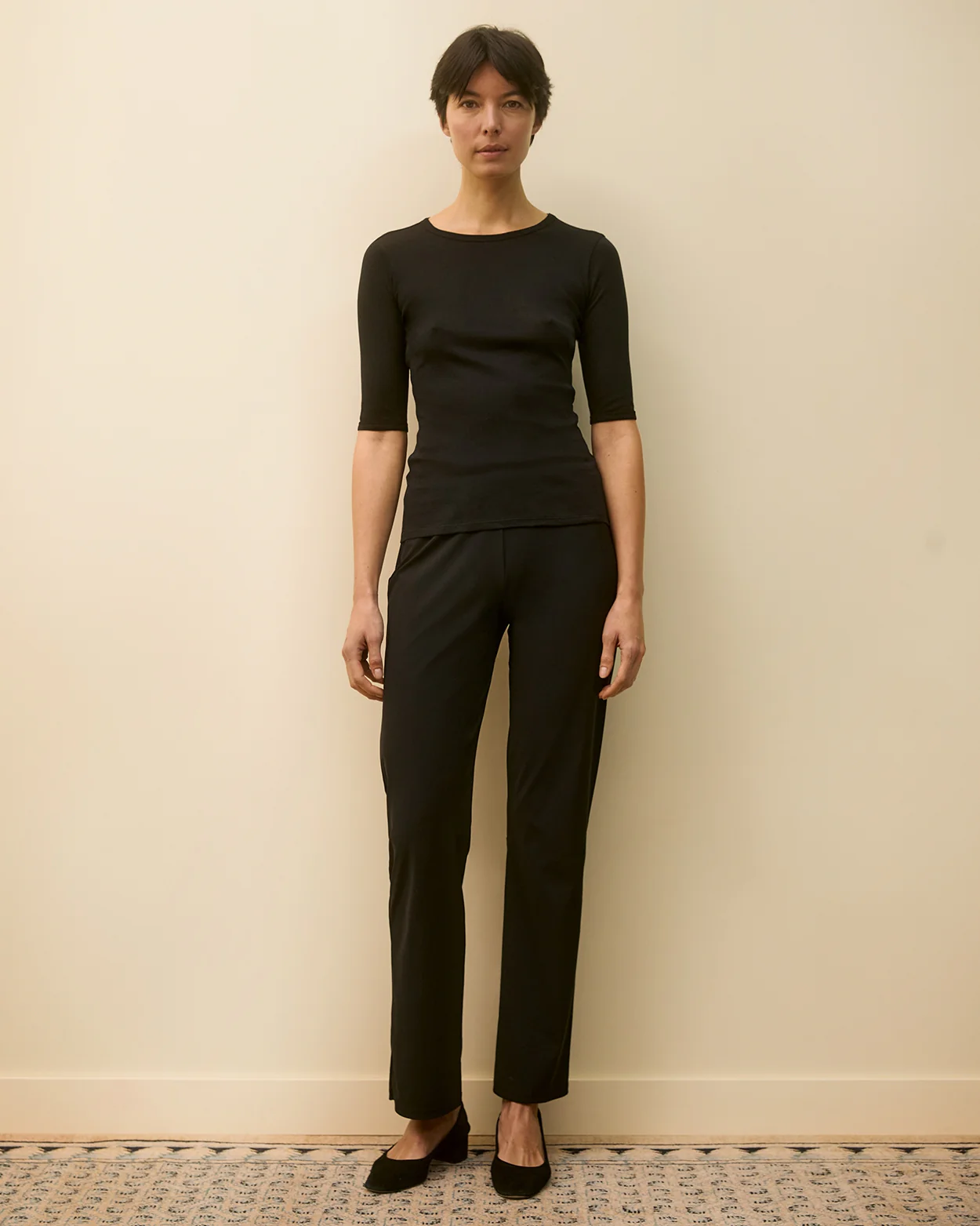 ANNA TEE | Black