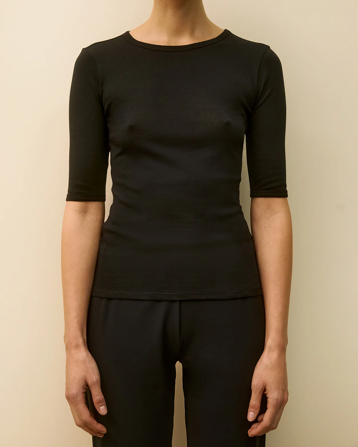 ANNA TEE | Black